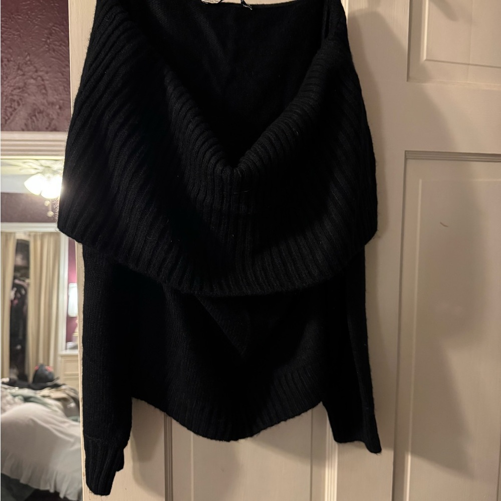 Abercrombie off the shoulder sweater